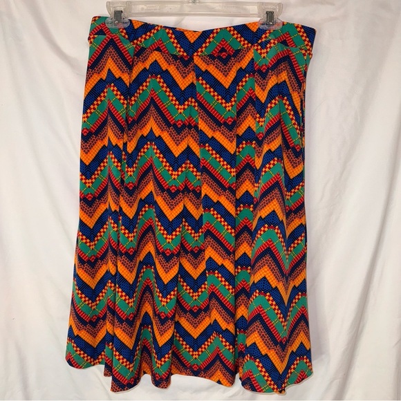 Lularoe Large Madison Pleated with Pockets Red Navy Green Orange Zig Zag Skirt - Picture 1 of 6